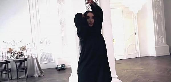  SANKTOR 042 - ARABIAN GIRL DANCING STRIPTEASE